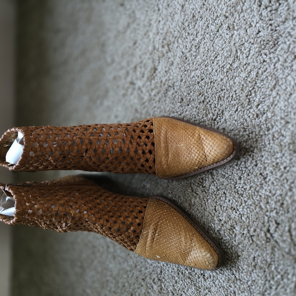 🚨 SOLD🚨 Free People Tan Ankle Booties with Perforated Design - Picture 12 of 14